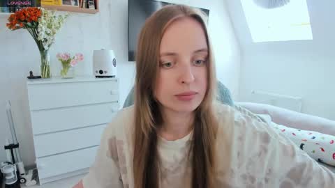 Violet online show from 04/02/26, 01:20