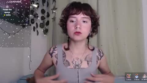 Snapshot of violet_bluee chatting on 06/14/26, 07:21 Violet online show from 06/14/26, 07:21