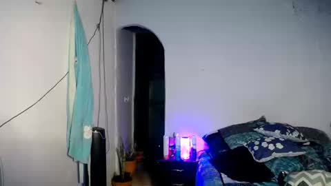 violet_hyuga online show from 09/20/25, 04:35