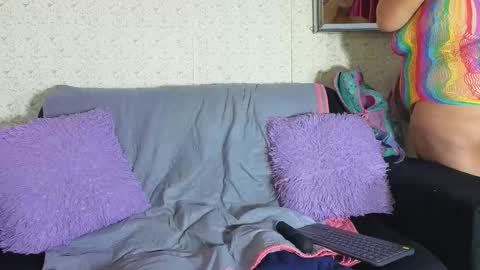 violet_jones23_aws online show from 01/12/26, 05:40