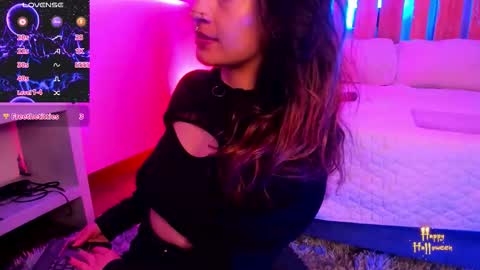 Violet Jones online show from 10/11/25, 02:26