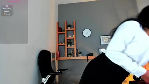 violet_kumar online show from 12/01/25, 07:41