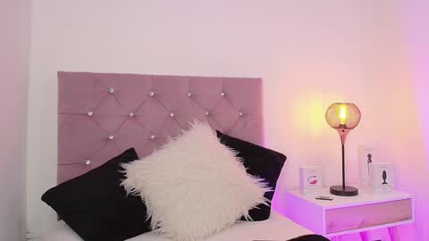 Mary online show from 01/19/25, 11:34