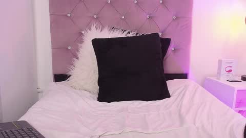 Mary online show from 01/23/25, 02:39