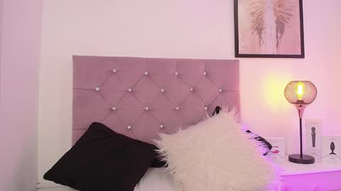 Mary online show from 02/25/25, 09:24