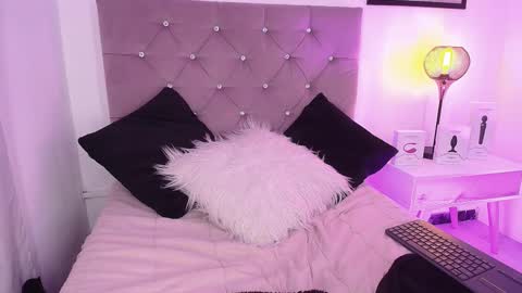 Mary online show from 03/11/25, 06:19