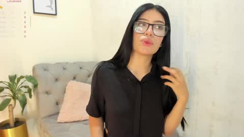  Violet  online show from 05/27/26, 06:16