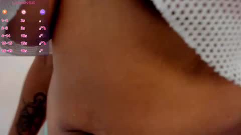 violet_roux online show from 09/27/25, 07:19