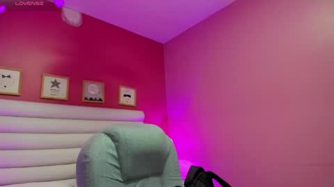 violet_sinclair online show from 04/21/26, 11:27