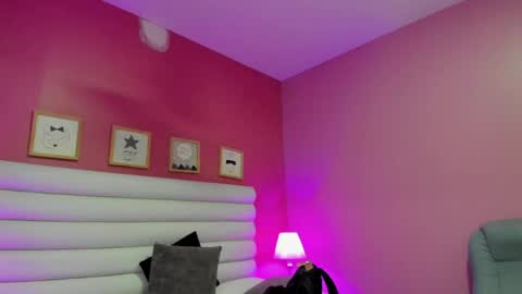 violet_sinclair online show from 04/24/26, 11:23