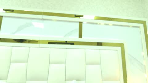 violet_sm online show from 11/06/25, 03:18