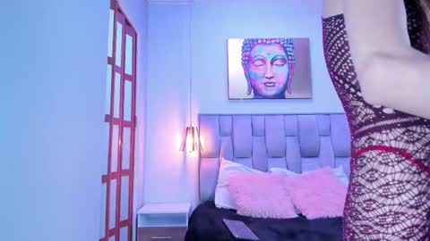 violet_storm_ online show from 01/11/26, 05:01