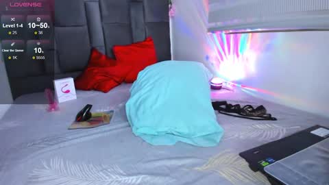 violett taylor online show from 02/01/25, 05:18