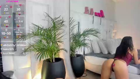Snapshot of violet_vyx chatting on 07/14/26, 10:21 Violet online show from 07/14/26, 10:21