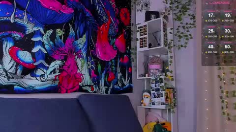 Violet online show from 05/17/26, 04:43