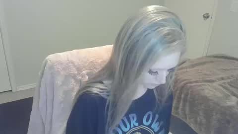 Snapshot of violet_winter97 chatting on 12/19/24, 07:07 violet_winter97 online show from 12/19/24, 07:07