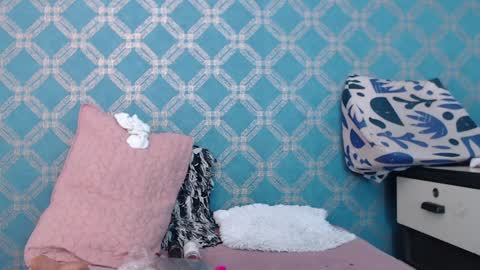 Snapshot of violeta_cute18 chatting on 01/06/25, 01:09 Violeta online show from 01/06/25, 01:09