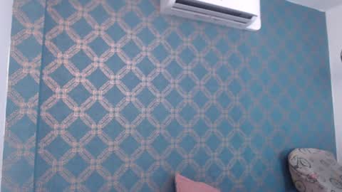 Snapshot of violeta_cute18 chatting on 01/25/25, 01:21 Violeta online show from 01/25/25, 01:21