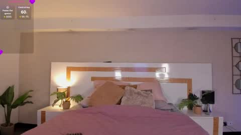 Snapshot of violeta_dh chatting on 05/15/26, 11:28 Violeta online show from 05/15/26, 11:28