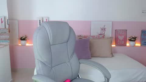 Violeta leon online show from 02/11/25, 06:19