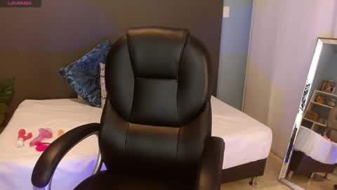 Violeta leon online show from 09/12/25, 03:17