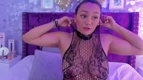 Snapshot of violeta_medina chatting on 01/16/25, 06:35 violeta_medina online show from 01/16/25, 06:35