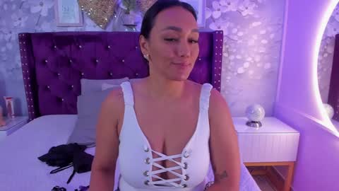 Snapshot of violeta_medina chatting on 01/22/25, 03:20 violeta_medina online show from 01/22/25, 03:20