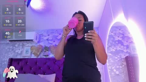Snapshot of violeta_medina chatting on 02/09/25, 03:11 violeta_medina online show from 02/09/25, 03:11