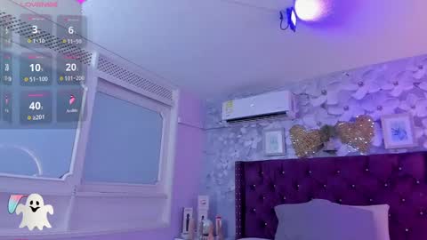 Snapshot of violeta_medina chatting on 02/19/25, 02:12 violeta_medina online show from 02/19/25, 02:12