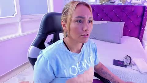 Snapshot of violeta_medina chatting on 03/09/25, 03:01 violeta_medina online show from 03/09/25, 03:01