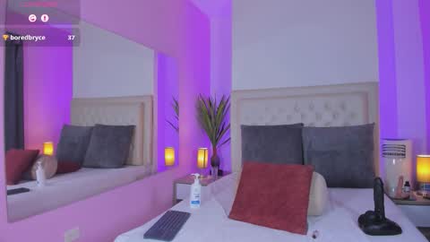 Snapshot of violeta_santanna chatting on 02/20/26, 10:54 Sofi online show from 02/20/26, 10:54