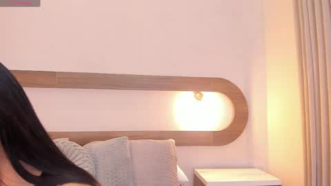 Snapshot of violeta_sum chatting on 05/19/26, 12:11 Violeta Sum online show from 05/19/26, 12:11