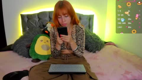 Violeta  Help me reach 150 thumbs up    online show from 12/16/24, 10:56