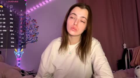 Snapshot of violetamelia chatting on 05/01/26, 06:12 Eva online show from 05/01/26, 06:12