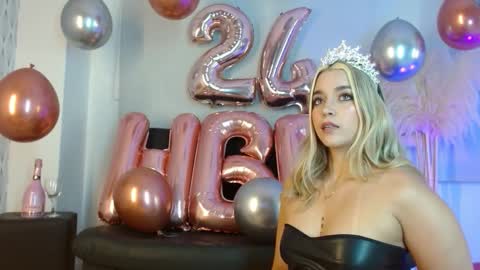 Violeta online show from 12/02/25, 04:35