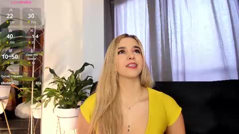 Snapshot of violetarainn chatting on 06/17/26, 04:30 Violeta online show from 06/17/26, 04:30