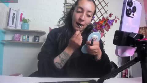 Snapshot of violetatto1 chatting on 07/12/26, 05:37 Violeta online show from 07/12/26, 05:37