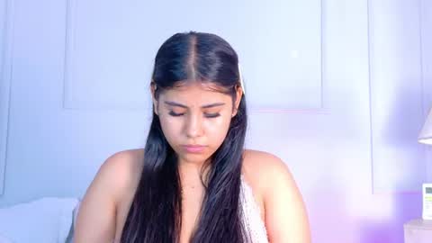 Snapshot of violetbloomm chatting on 06/30/26, 12:28 Violet online show from 06/30/26, 12:28