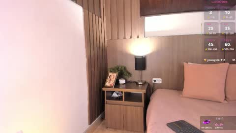 Violet online show from 09/29/25, 01:27