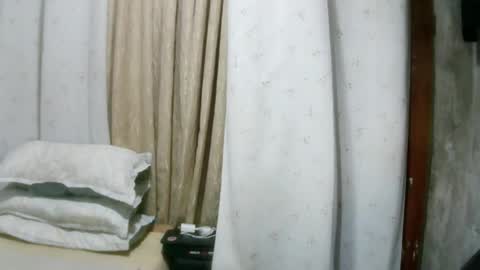 Snapshot of violeterection chatting on 07/04/26, 01:01 JUVY online show from 07/04/26, 01:01