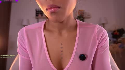 Snapshot of violeth___ chatting on 02/09/26, 01:15 violeth___ online show from 02/09/26, 01:15