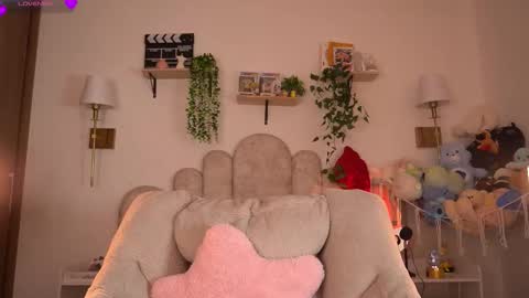 Snapshot of violeth___ chatting on 02/12/26, 01:06 violeth___ online show from 02/12/26, 01:06