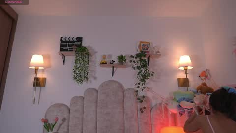 violeth___ online show from 04/14/26, 01:28