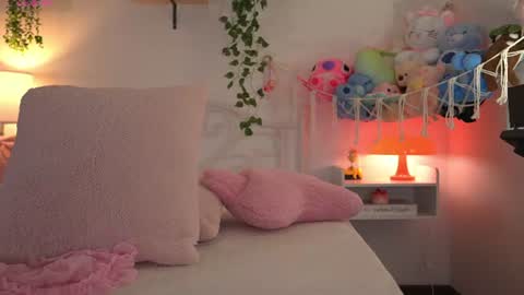 Snapshot of violeth___ chatting on 07/06/26, 12:13 violeth___ online show from 07/06/26, 12:13