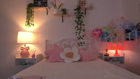 Snapshot of violeth___ chatting on 07/16/26, 11:05 violeth___ online show from 07/16/26, 11:05