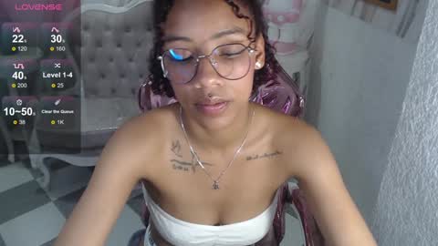 violeth_b online show from 01/09/25, 03:44