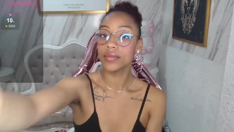 violeth_b online show from 01/10/25, 03:37
