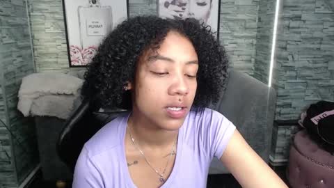 violeth_b online show from 09/17/25, 12:40