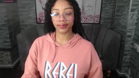 violeth_b online show from 10/06/25, 12:46