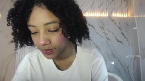 violeth_b online show from 10/07/25, 01:08